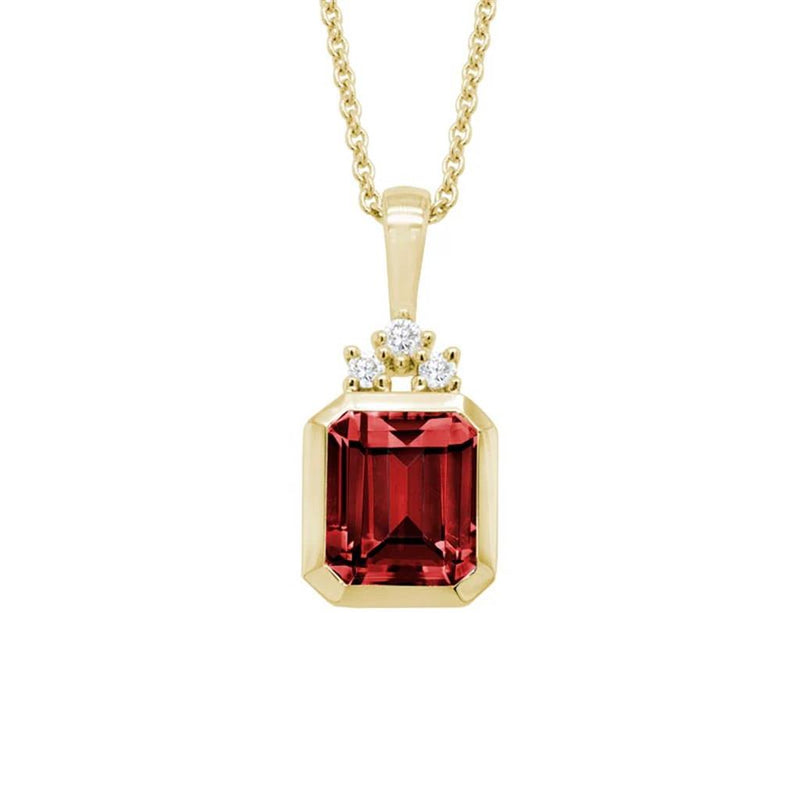 Davis Classics 14k Yellow Gold Garnet and Diamond Pendant Necklace